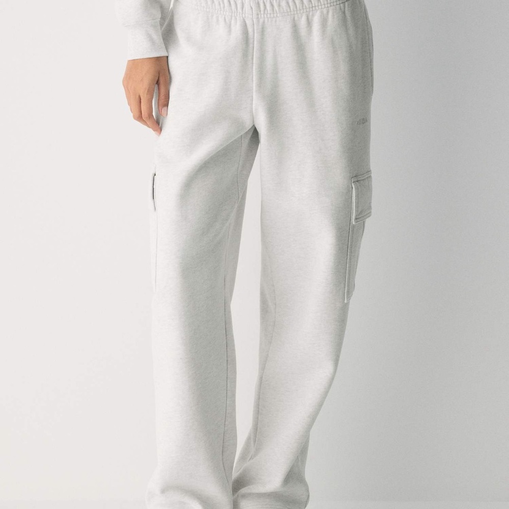 Aritzia Light Gray Straight-Leg Cargo Sweatpants